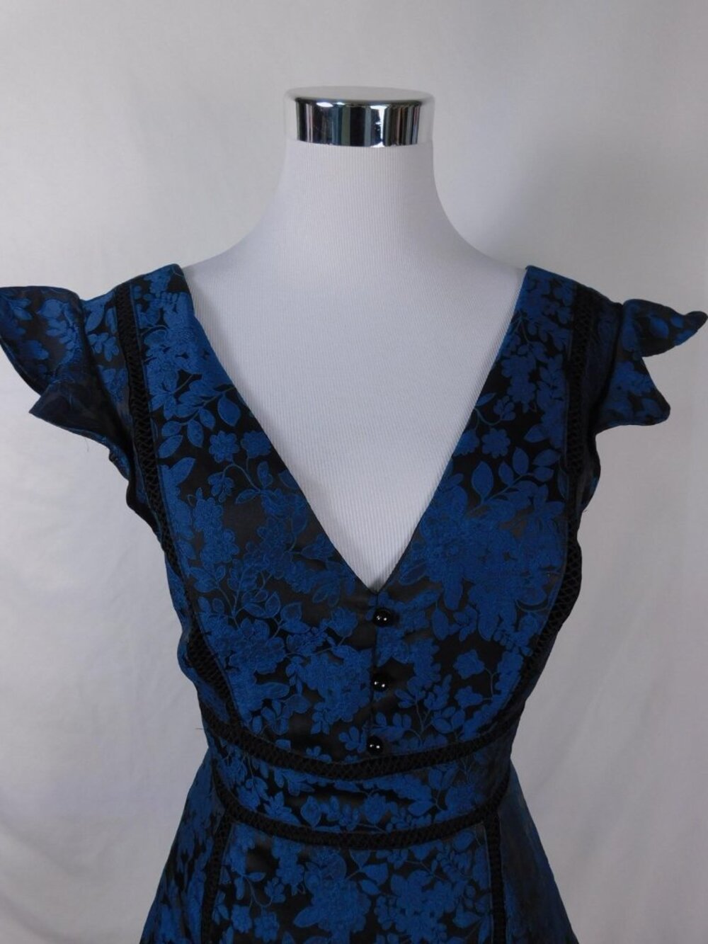 Blue & Black Floral Jacquard Dress With Ruffle Hem Small V-Neck And Cap Sleeves - Picture 6 of 12